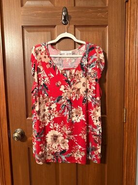 Patch Pocket Floral V-Neck Short Sleeve Blouse in Red by Sonoma